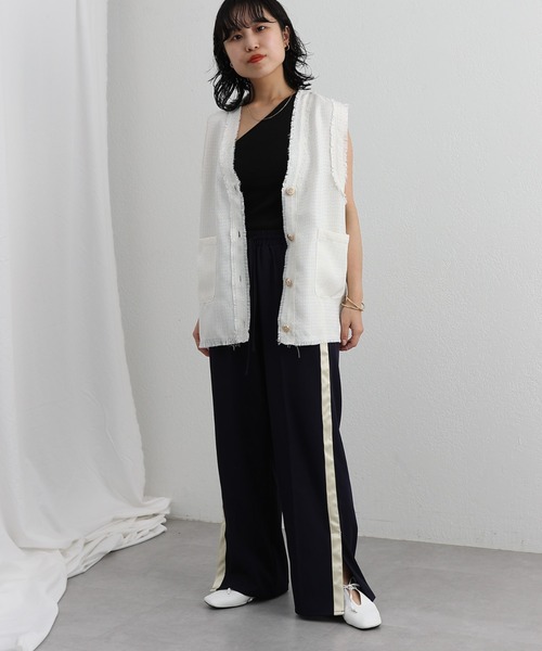 COLONY 2139（コロニートゥーワンスリーナイン）の「カップ付リブワンショル（タンクトップ・レディース・ホワイト/チャコールグレー/ブラック/イエロー/グリーン・FREE）」の12枚目の写真