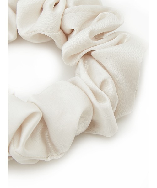 SNIDEL HOME（スナイデルホーム）の「イニシャルチャームリボンシュシュ（シュシュ・レディース・その他/A/E/H/K/M/R/S/Y・FREE）」の15枚目の写真