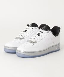 NIKE（ナイキ）の「WMNS AIR FORCE 1 '07 SE DX6764-100