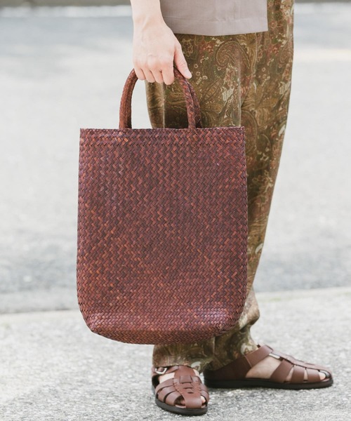 URBAN RESEARCH DOORS（アーバンリサーチドアーズ）の「シーグラス スクエアバッグ（トートバッグ・メンズ・ブラック/ブラウン・-）」の2枚目の写真