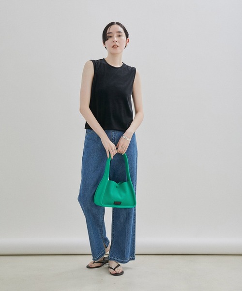 SALON adam et rope'（サロン アダム エ ロペ）の「ベロアノースリーブプルオーバー【新色追加！セットアップ対応・洗える】（Tシャツ/カットソー・レディース・ブラック/グリーン系その他/レッド系その他4・FREE）」の14枚目の写真