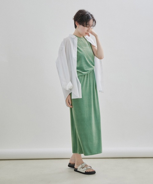 SALON adam et rope'（サロン アダム エ ロペ）の「ベロアノースリーブプルオーバー【新色追加！セットアップ対応・洗える】（Tシャツ/カットソー・レディース・ブラック/グリーン系その他/レッド系その他4・FREE）」の15枚目の写真