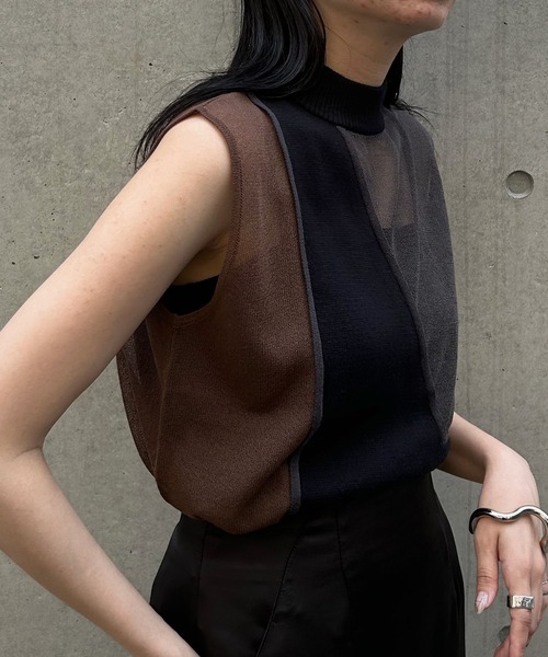 &g'aime（アンジェム）の「【&g’aime】配色シアーノースリーブニットトップス（ニット/セーター・レディース・ブラック/チャコールグレー/グレイッシュベージュ・FREE）」の6枚目の写真