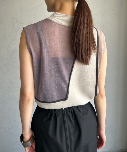 &g'aime（アンジェム）の「【&g’aime】配色シアーノースリーブニットトップス（ニット/セーター・レディース・ブラック/チャコールグレー/グレイッシュベージュ・FREE）」の21枚目の写真