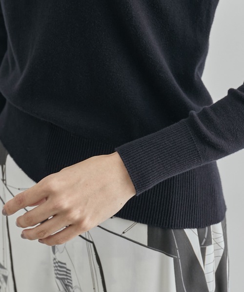 ROPE'（ロペ）の「【イタリア製】ソフトコットンクルーネックニットソー（ニット/セーター・レディース・ブラック/ネイビー/キナリ・FREE）」の12枚目の写真