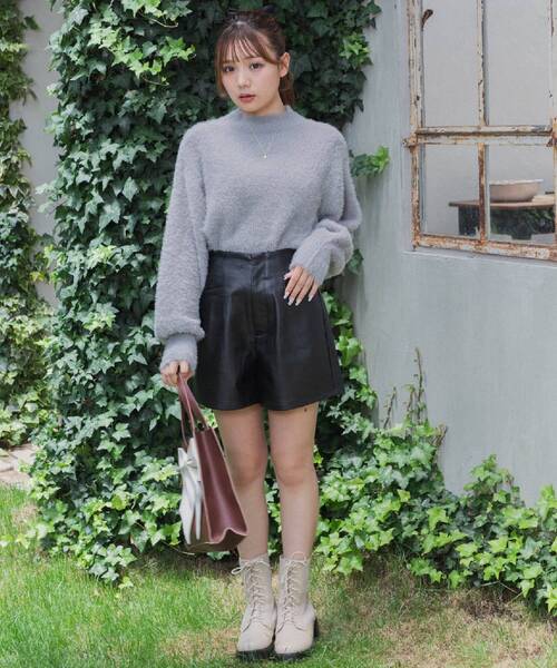 ems excite（エムズエキサイト）の「レザーショートパンツ（その他パンツ・レディース・ブラック/ダークブラウン/ナチュラル・FREE）」の11枚目の写真