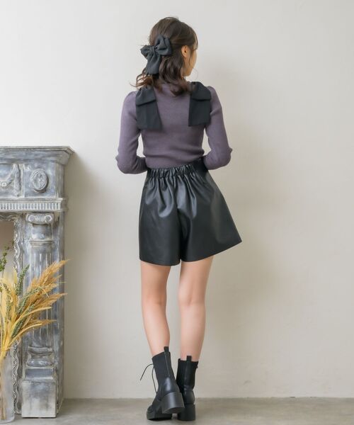 ems excite（エムズエキサイト）の「レザーショートパンツ（その他パンツ・レディース・ブラック/ダークブラウン/ナチュラル・FREE）」の15枚目の写真