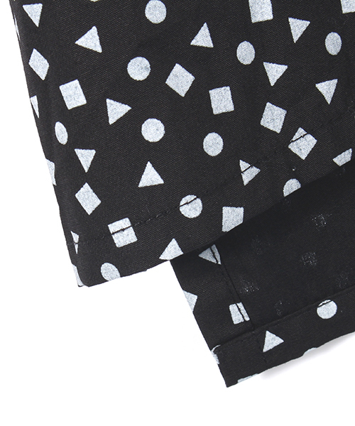 IKUMI（イクミ）の「【IKUMI】○△□SHIRT（シャツ/ブラウス・レディース・ホワイト/ブラック・FREE）」の5枚目の写真