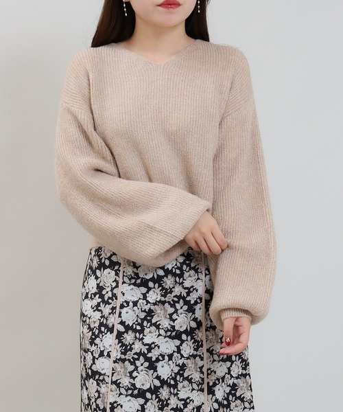 ASTORIA ODIER(アストリアオディール)の「ラメモヘアクロップトニット(ニット/セーター・レディース・アイボリー/パープル/ピンク/ベージュ・MEDIUM)」の3枚目の写真