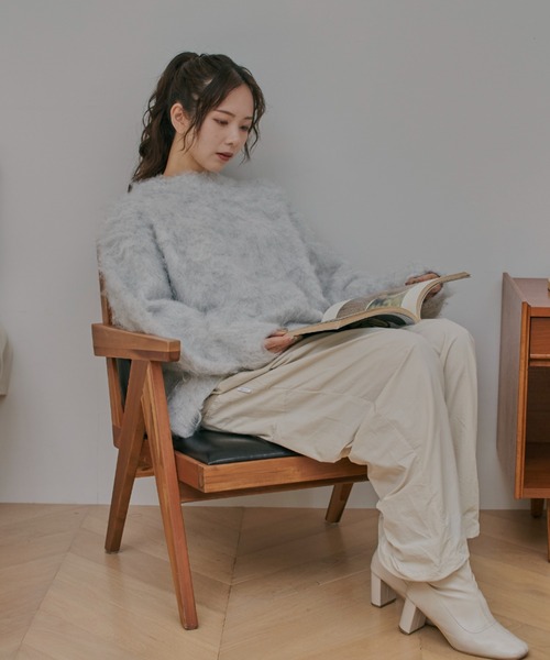 INTER FACTORY（インターファクトリー）の「はなのきえり - ウールブレンドシャギーニット made in INTERFACTORY（ニット/セーター・レディース・ホワイト/レッド/チャコールグレー/ブラウン・FREE）」の8枚目の写真