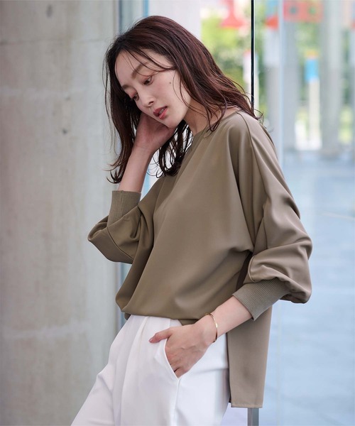 UR'S(ユアーズ)の「ボートネックドルマンスリーブプルオーバー(Tシャツ/カットソー・レディース・ホワイト/ネイビー/ベージュ/オリーブ/モカ・L/S/M)」の1枚目の写真