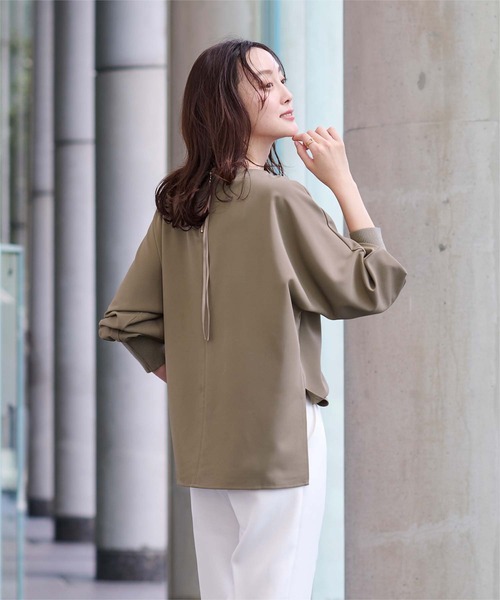 UR'S(ユアーズ)の「ボートネックドルマンスリーブプルオーバー(Tシャツ/カットソー・レディース・ホワイト/ネイビー/ベージュ/オリーブ/モカ・L/S/M)」の17枚目の写真