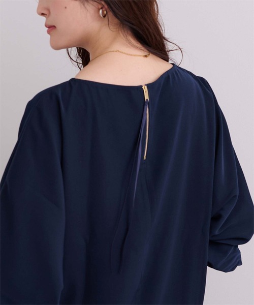 UR'S(ユアーズ)の「ボートネックドルマンスリーブプルオーバー(Tシャツ/カットソー・レディース・ホワイト/ネイビー/ベージュ/オリーブ/モカ・L/S/M)」の8枚目の写真