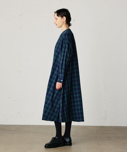 MidiUmi(ミディウミ)の「MidiUmi チェックタックAラインワンピース(ワンピース・レディース・その他2/その他1/オフホワイト・FREE)」の9枚目の写真