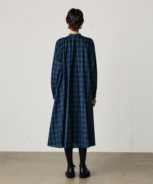 MidiUmi(ミディウミ)の「MidiUmi チェックタックAラインワンピース(ワンピース・レディース・その他2/その他1/オフホワイト・FREE)」の10枚目の写真