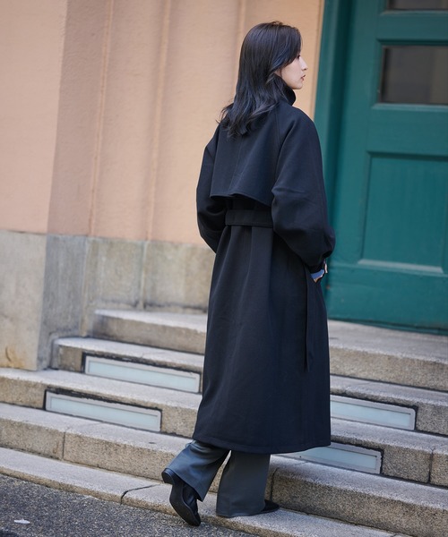 SPINNS（スピンズ）の「ケープデザインベルト付きチェスターコート（チェスターコート・レディース・チャコールグレー/ブラック/アイボリー/ダークブラウン・ONESIZE）」の16枚目の写真