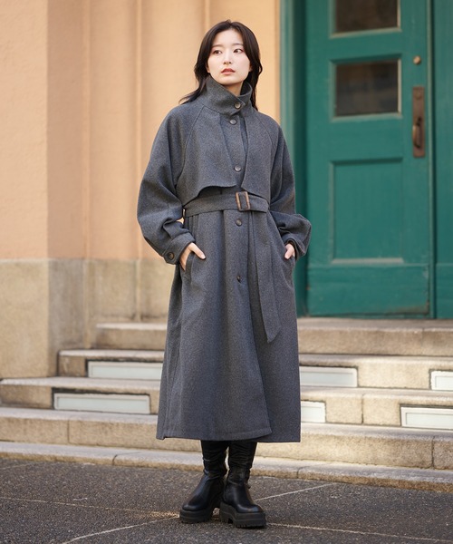 SPINNS（スピンズ）の「ケープデザインベルト付きチェスターコート（チェスターコート・レディース・チャコールグレー/ブラック/アイボリー/ダークブラウン・ONESIZE）」の17枚目の写真