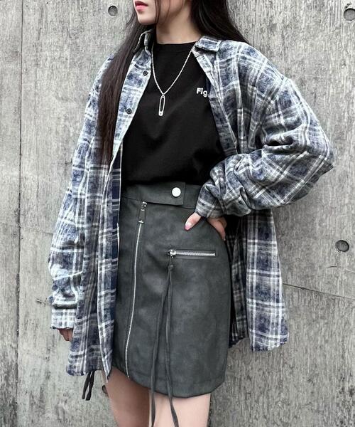 Figments（フィグメンツ）の「オーバーサイズブリーチチェックシャツ（シャツ/ブラウス・レディース・ネイビー/ベージュ・MEDIUM/SMALL）」の4枚目の写真