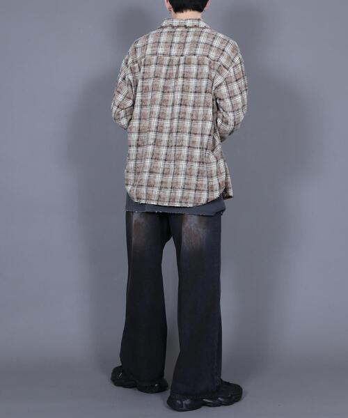 Figments（フィグメンツ）の「オーバーサイズブリーチチェックシャツ（シャツ/ブラウス・レディース・ネイビー/ベージュ・MEDIUM/SMALL）」の6枚目の写真