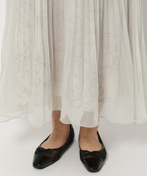 mysty woman(ミスティウーマン)の「シフォンドッキングワンピース 103976(ワンピース・レディース・ピンクベージュ/ブラック/ベージュ・FREE)」の4枚目の写真