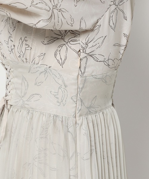 mysty woman(ミスティウーマン)の「シフォンドッキングワンピース 103976(ワンピース・レディース・ピンクベージュ/ブラック/ベージュ・FREE)」の5枚目の写真