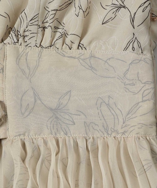 mysty woman(ミスティウーマン)の「シフォンドッキングワンピース 103976(ワンピース・レディース・ピンクベージュ/ブラック/ベージュ・FREE)」の7枚目の写真