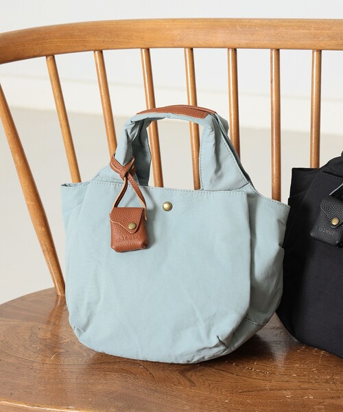 Ray BEAMS(レイビームス)の「toleur / コットン ナイロン ミニトートバッグ(トートバッグ・レディース・ブラック/ライトブルー・ONE SIZE)」の10枚目の写真