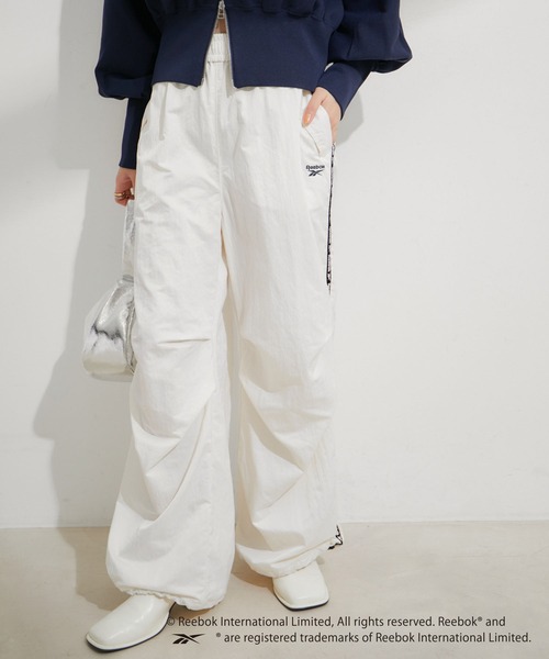 Reebok（リーボック）の「【Reebok別注】裾ドロストトラックパンツ（その他パンツ・レディース・オフホワイト/ブラック・FREE）」の2枚目の写真