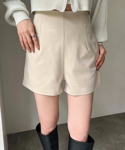 one after another NICE CLAUP(ワンアフターアナザーナイスクラップ)の「バックレースアップショートパンツ(その他パンツ・レディース・ブラック/ベージュ/グレー系その他/アイボリー・FREE)」の4枚目の写真