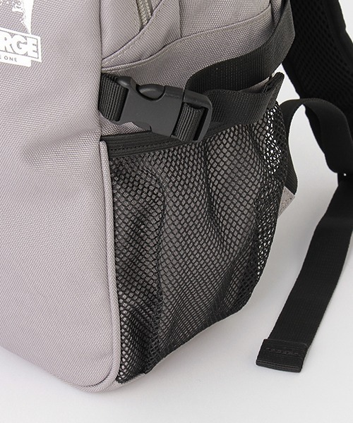 XLARGE KIDS(エクストララージキッズ)の「リュック(バックパック/リュック・キッズ・ブラック/グレー・FREE)」の4枚目の写真