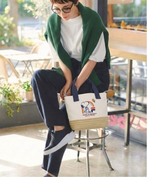 FILA(フィラ)の「FILA フィラ ×PEANUTS ピーナッツ SNOOPY スヌーピー コラボ キャンパス カゴ スカーフ ミニ トートバッグ ハンドバッグ(トートバッグ・レディース・ネイビー/ベージュ/サックスブルー・FREE)」の19枚目の写真