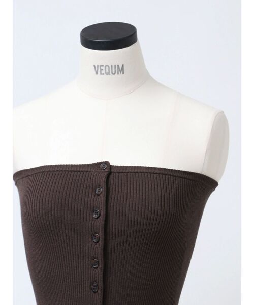 VEQUM(VEQUM)の「【VEQUM】RIB BUTTON BARE TOP(チューブトップ・レディース・ブラウン/グレー・FREE)」の7枚目の写真
