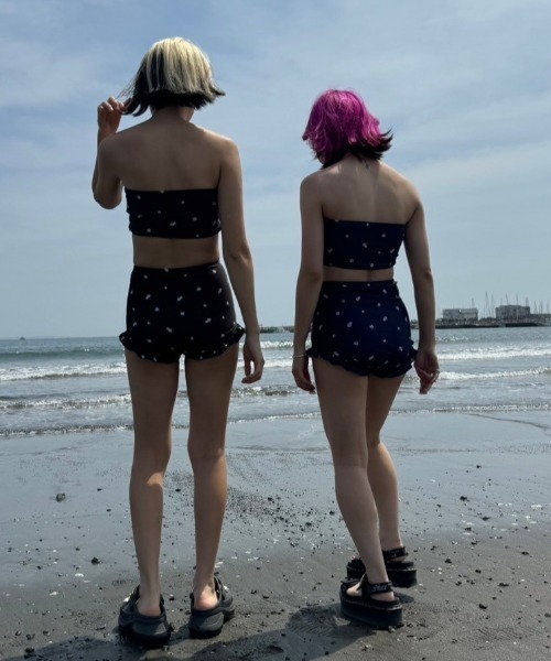 Candy Stripper(キャンディストリッパー)の「TINY FLOWER スイム ウエア(水着・レディース・ネイビー/ブラック・2)」の22枚目の写真