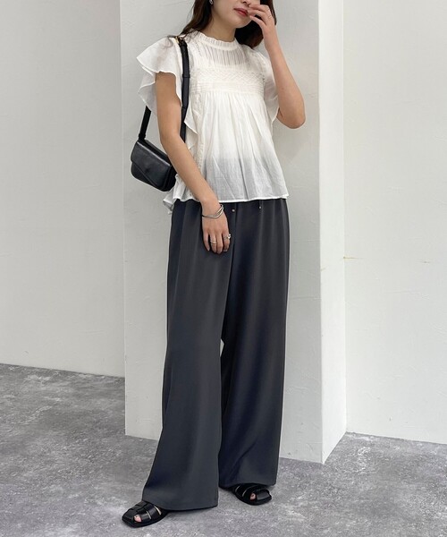 fredy emue（フレディエミュ）の「ピンタックレースラッフルブラウス（シャツ/ブラウス・レディース・オフホワイト/グレイッシュブルー/ブラック・38）」の5枚目の写真