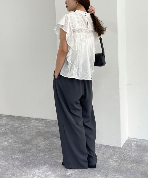 fredy emue（フレディエミュ）の「ピンタックレースラッフルブラウス（シャツ/ブラウス・レディース・オフホワイト/グレイッシュブルー/ブラック・38）」の6枚目の写真