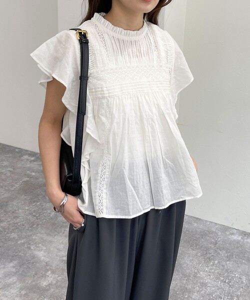 fredy emue（フレディエミュ）の「ピンタックレースラッフルブラウス（シャツ/ブラウス・レディース・オフホワイト/グレイッシュブルー/ブラック・38）」の10枚目の写真