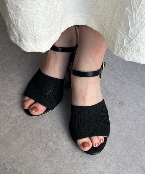 Thevon(ゼボン)の「ニットストラップサンダル(サンダル・レディース・アイボリー/ブラック/カーキ・M/L)」の2枚目の写真