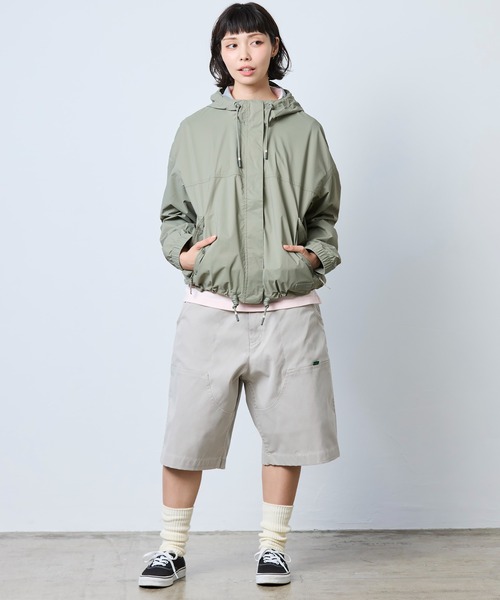 L.L.Bean(エルエルビーン)の「ワーフ・ストリート・レイン・ジャケット 米国フィット・プチ(ナイロンジャケット・レディース・ターコイズブルー/オレンジ/イエロー/グリーン系・SMALL/MEDIUM/LARGE)」の18枚目の写真