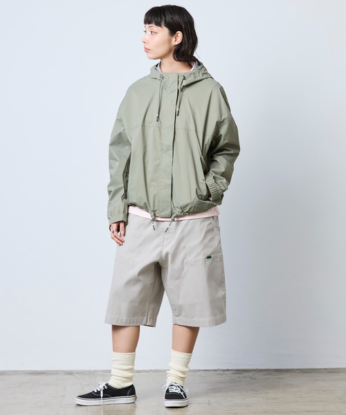 L.L.Bean(エルエルビーン)の「ワーフ・ストリート・レイン・ジャケット 米国フィット・プチ(ナイロンジャケット・レディース・ターコイズブルー/オレンジ/イエロー/グリーン系・SMALL/MEDIUM/LARGE)」の19枚目の写真