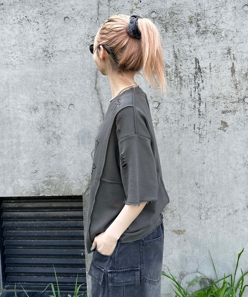 sedacle(セダクル)の「ロックステッチダメージTシャツ(Tシャツ/カットソー・レディース・アイボリー/チャコールグレー/ブルー・SMALL/MEDIUM/LARGE)」の11枚目の写真