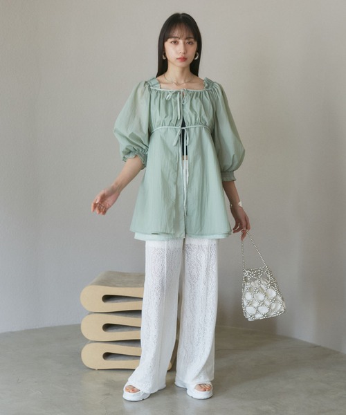 VIS（ビス）の「巾着付きビーズバッグ（ハンドバッグ・レディース・シルバー/キナリ・FREE）」の4枚目の写真