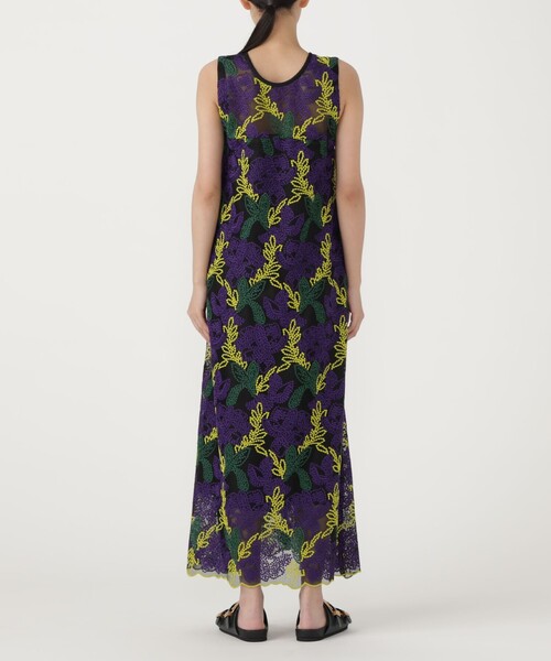 TOMORROWLAND .B（トゥモローランドビー）の「メッシュエンブロイダリーロングワンピース（ワンピース・レディース・ライトパープル・36/34）」の6枚目の写真