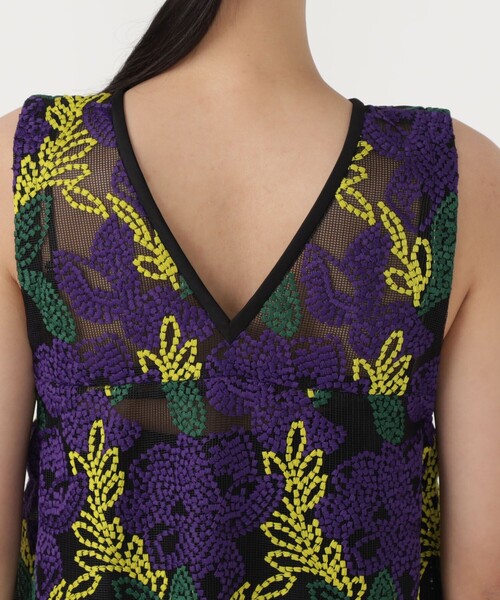 TOMORROWLAND .B（トゥモローランドビー）の「メッシュエンブロイダリーロングワンピース（ワンピース・レディース・ライトパープル・36/34）」の8枚目の写真