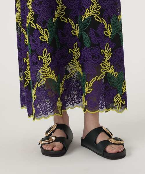 TOMORROWLAND .B（トゥモローランドビー）の「メッシュエンブロイダリーロングワンピース（ワンピース・レディース・ライトパープル・36/34）」の11枚目の写真