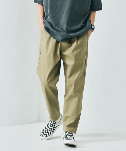 FREAK'S STORE（フリークスストア）の「限定展開 ベーシックシルエット ストレッチ イージーテーパードパンツ（チノパンツ・メンズ・ブラック/オリーブ/ベージュ/ネイビー・SMALL/MEDIUM/LARGE）」の6枚目の写真
