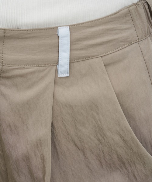 ELOOPS（イーループス）の「【ELOOPS】ベルトディテールダーツパンツ（その他パンツ・レディース・ベージュ/アッシュグレー・S/L/M）」の10枚目の写真