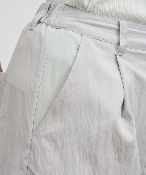 ELOOPS（イーループス）の「【ELOOPS】ベルトディテールダーツパンツ（その他パンツ・レディース・ベージュ/アッシュグレー・S/L/M）」の4枚目の写真