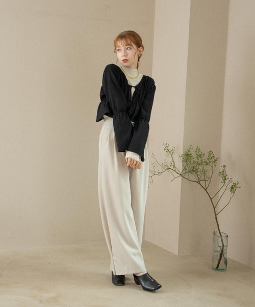 hinari（ヒナリ）の「フレアスリーブシャーリングブラウス（シャツ/ブラウス・レディース・ブラック/アイボリー・FREE）」の19枚目の写真