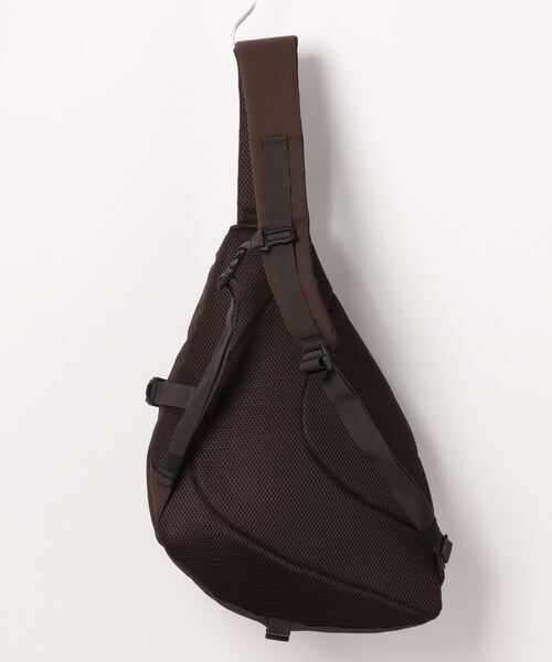 Gramicci（グラミチ）の「【GRAMICCI/グラミチ】CORDURA SLING BAG / コーデュラナイロン スリングバッグ / ワンショルダーバッグ G4FB-105（ショルダーバッグ・メンズ・ベージュ/ブラック/オリーブ/ブラウン・FREE）」の5枚目の写真