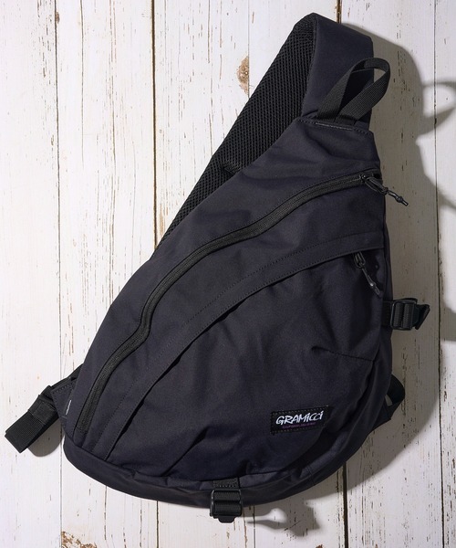 Gramicci（グラミチ）の「【GRAMICCI/グラミチ】CORDURA SLING BAG / コーデュラナイロン スリングバッグ / ワンショルダーバッグ G4FB-105（ショルダーバッグ・メンズ・ベージュ/ブラック/オリーブ/ブラウン・FREE）」の2枚目の写真
